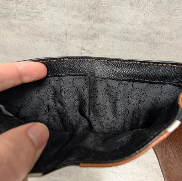 Michael Kors Saffiano Color Block Carryall Bifold Wallet Genuine Leather NWT - Picture 11 of 14